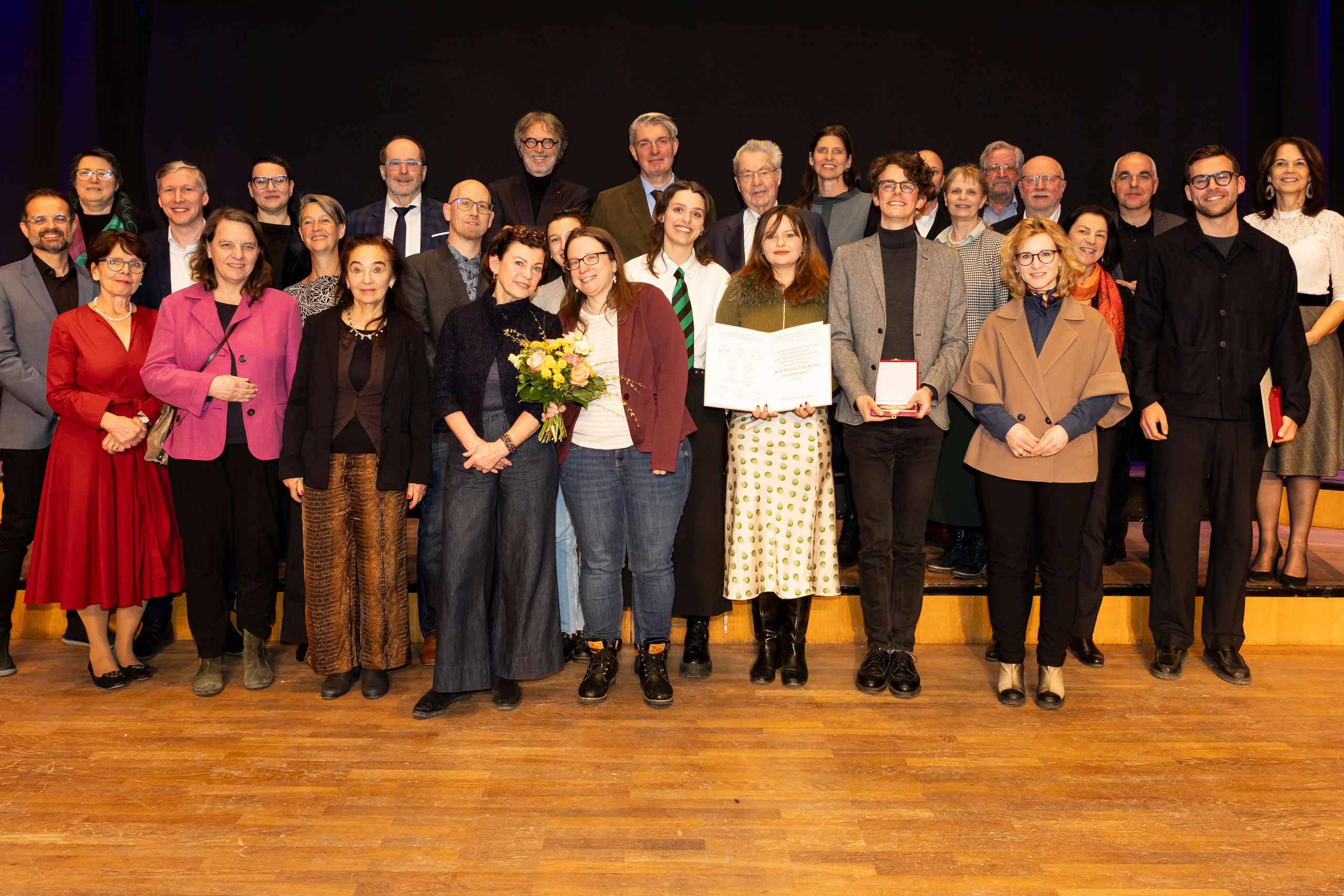 Gruppenfoto aller Preisträger*innen